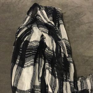 Black and white plaid scarf